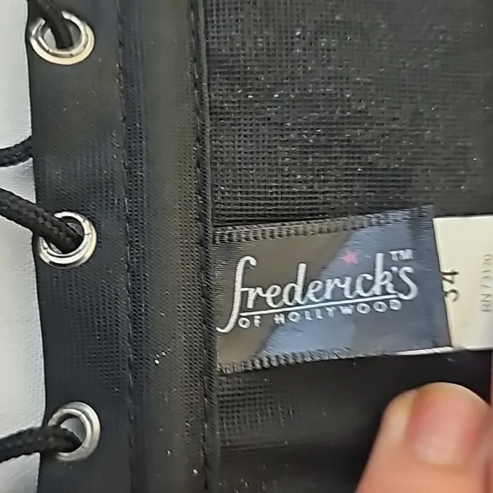 Fredericks of Hollywood‎ textured corset 34